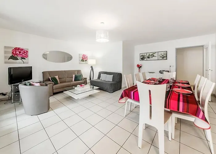 Camelia - Plage Et Intra-Muros -Parking